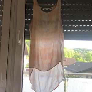 Flows watercolor tank. Cut out in back.